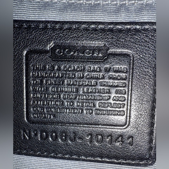 Coach Small Purse/wristlet, suede bottom - Picture 3 of 8